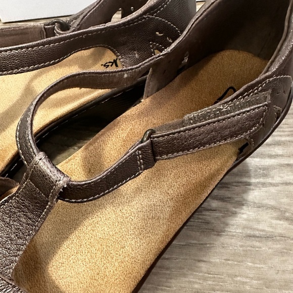 🤎 Clarks Mary Jane Style Heels – Brown (Size 9.5, NWOT) 🤎 - Picture 5 of 8